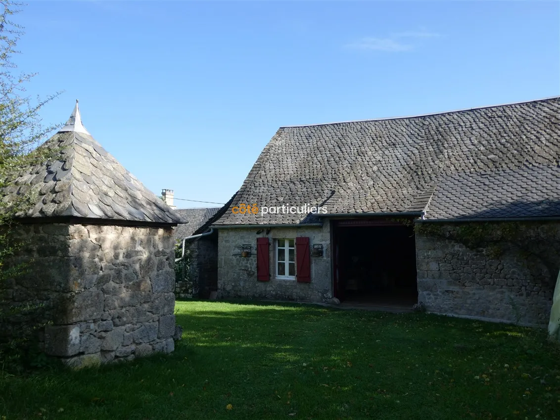 À vendre : Charmante maison en pierres près de Marcillac-la-Croixille 