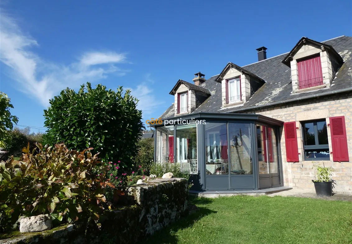 À vendre : Charmante maison en pierres près de Marcillac-la-Croixille 