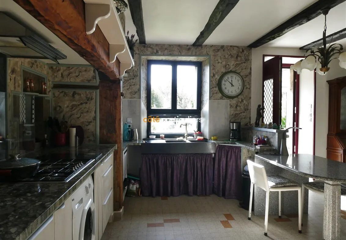 À vendre : Charmante maison en pierres près de Marcillac-la-Croixille 