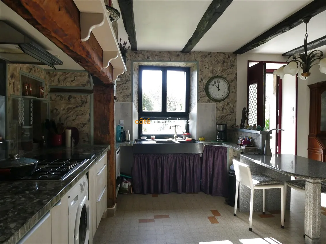 À vendre : Charmante maison en pierres près de Marcillac-la-Croixille 