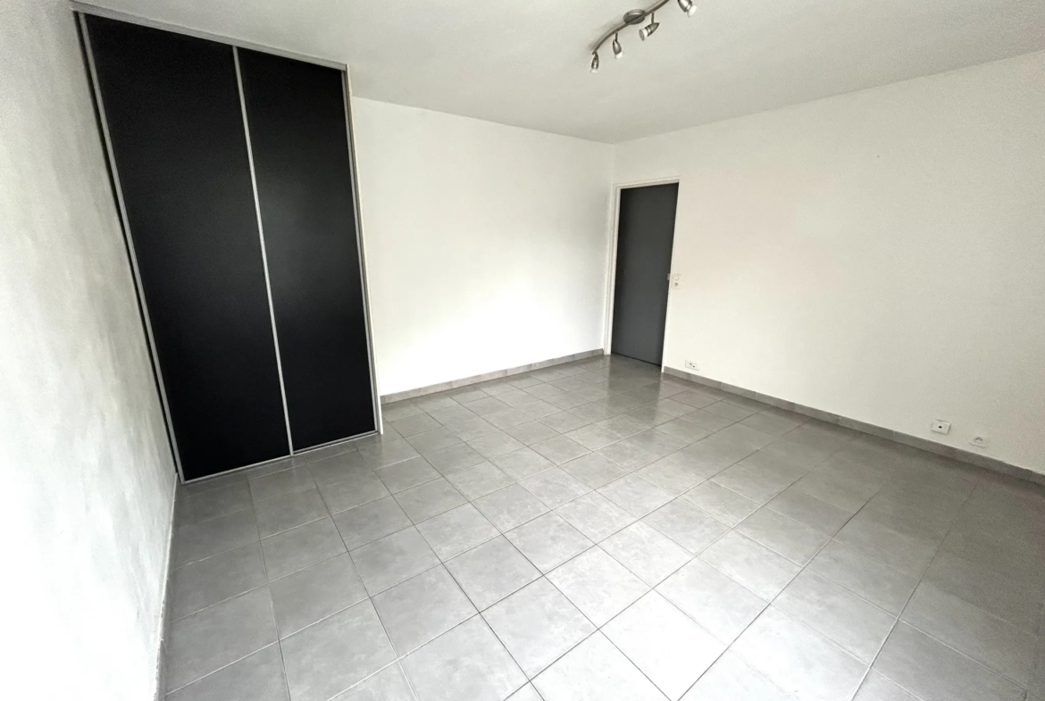 À vendre : Studio rénové de 32 m² à Coubron 