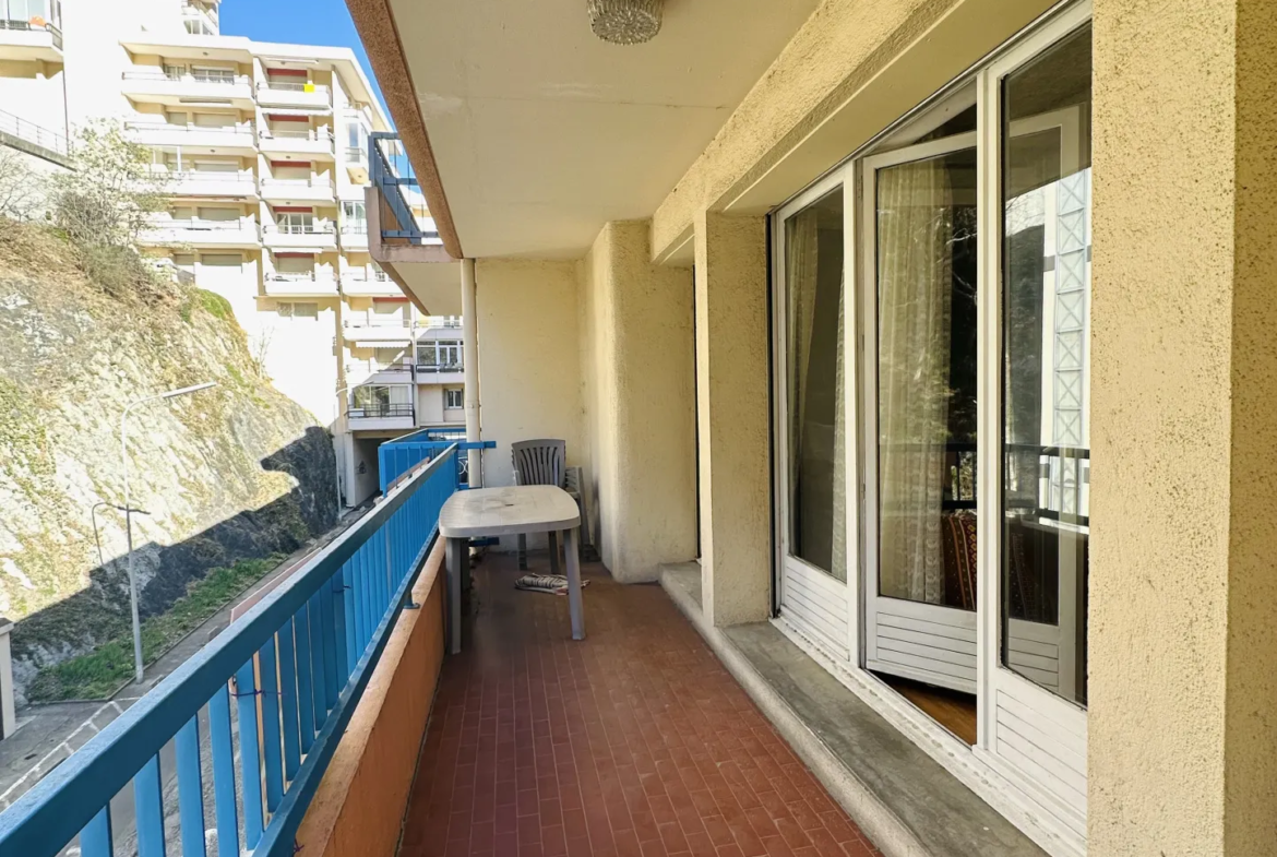 APPARTEMENT F2 AVEC TERRASSE ET GARAGE PROCHE DES THERMES - AMÉLIE LES BAINS 