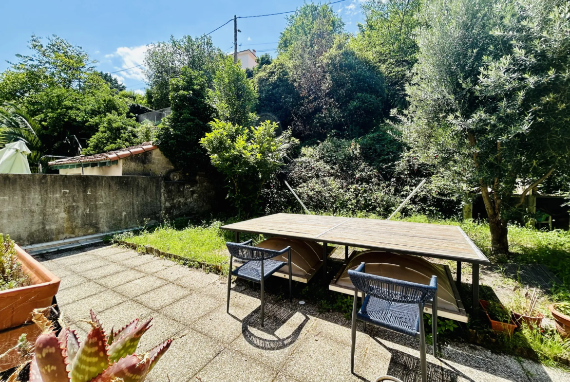 Appartement F3 avec jardin à Amélie-les-Bains 