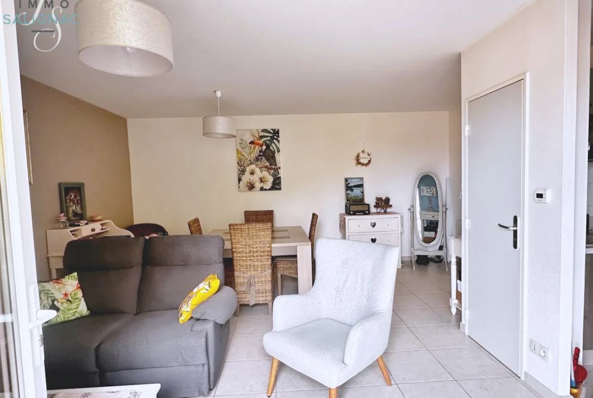 À vendre : Appartement T2 de 49,2 m² dans une résidence sécurisée à Bourg-en-Bresse 