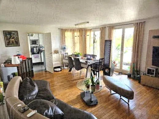 À vendre : grand appartement T4 à Bordeaux pour 20 000 € 