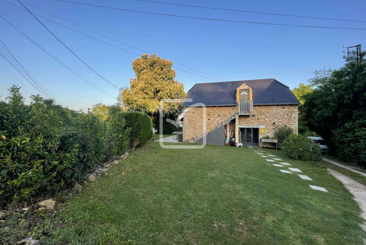 Maison en Pierre Rénovée entre Sarlat et Gourdon avec Jardin 