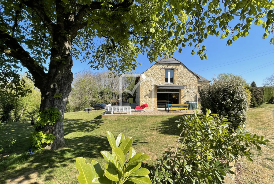 Maison en Pierre Rénovée entre Sarlat et Gourdon avec Jardin 