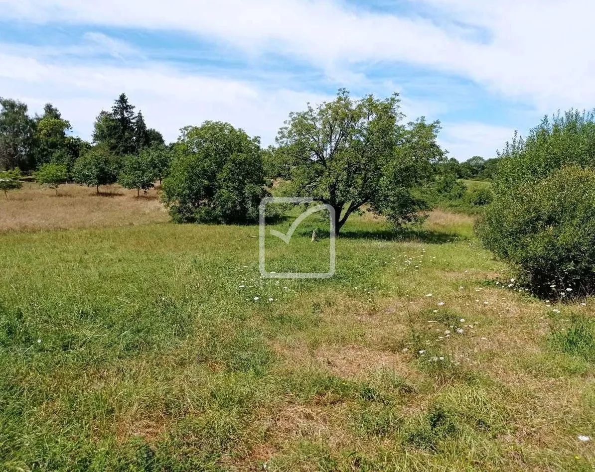 Terrain constructible à Thiviers - 2167 m² à vendre 