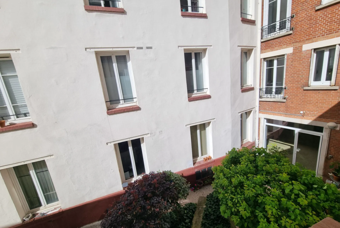 À vendre : Studio meublé de 24,70 m² à Paris 14ème 