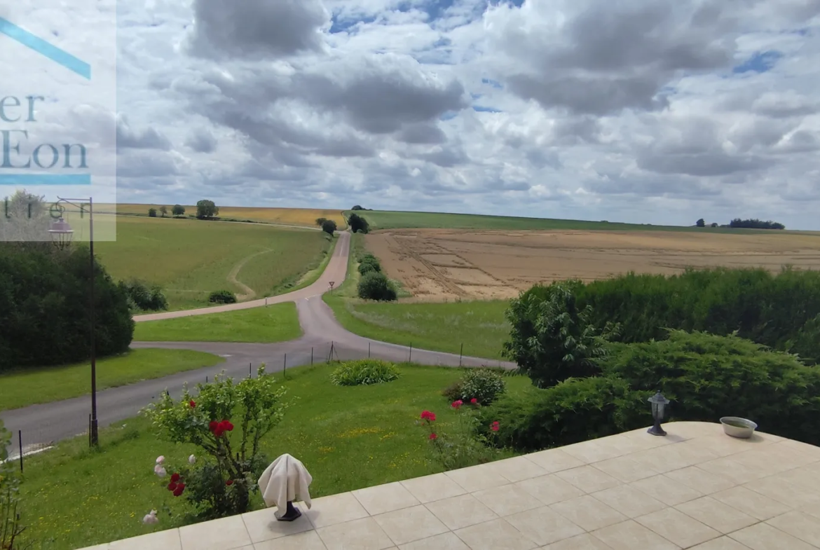 Pavillon traditionnel avec jardin à Censy - 1600 m² 