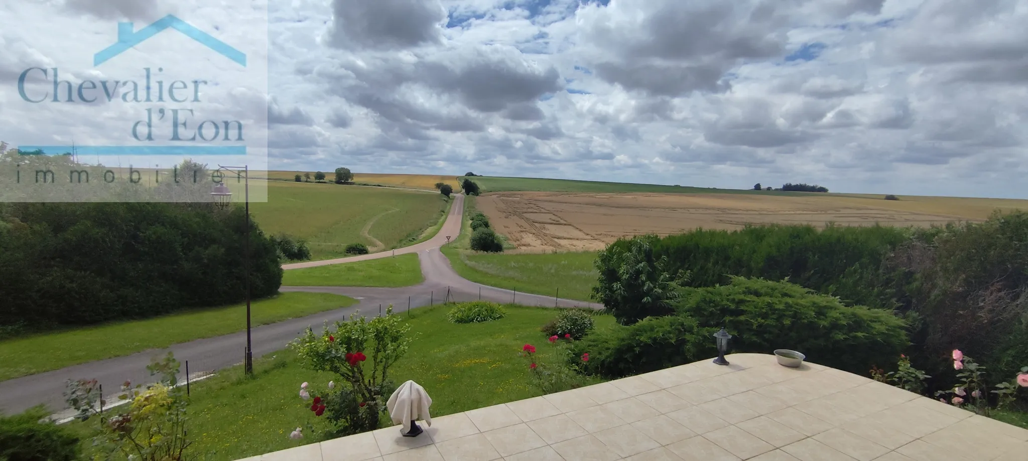 Pavillon traditionnel avec jardin à Censy - 1600 m² 