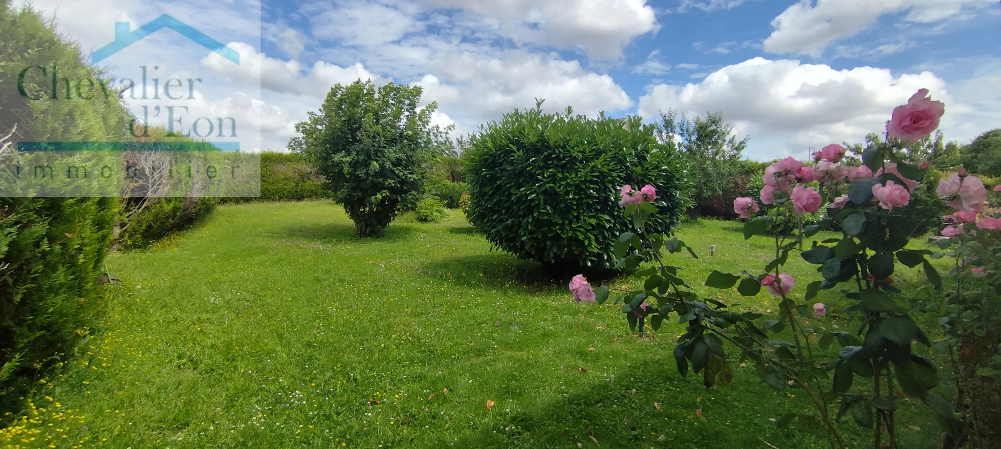 Pavillon traditionnel avec jardin à Censy - 1600 m² 