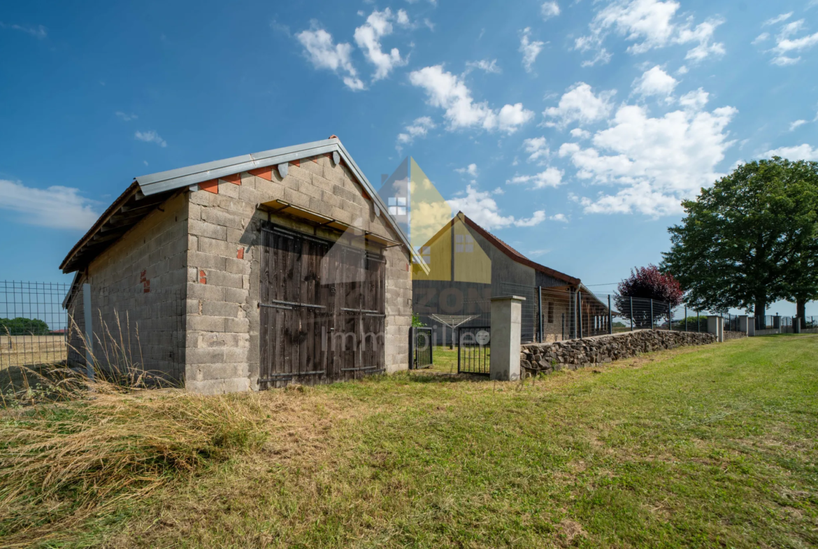 Maison en pierre rénovée au calme avec potentiel d'élevage canin 