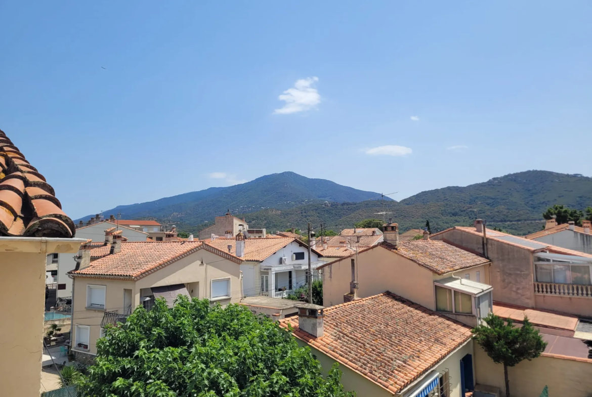 Maison de village entièrement refaite avec 2 grandes terrasses à Le Boulou 