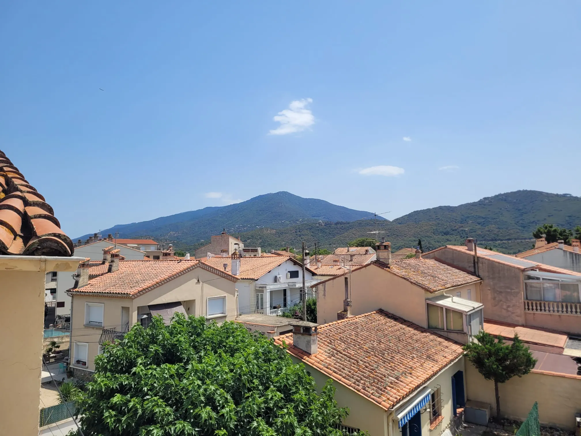 Maison de village entièrement refaite avec 2 grandes terrasses à Le Boulou 