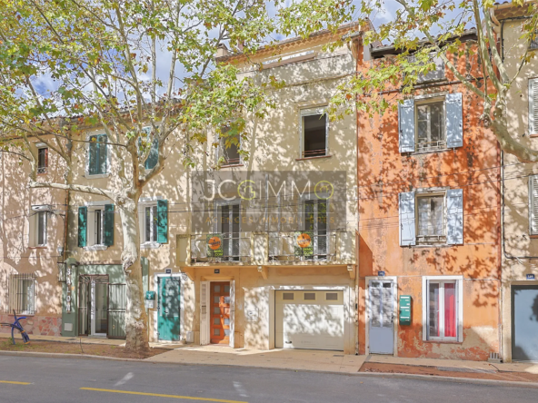 Maison de Village T6 avec Garage et Terrasses à Puget-Ville