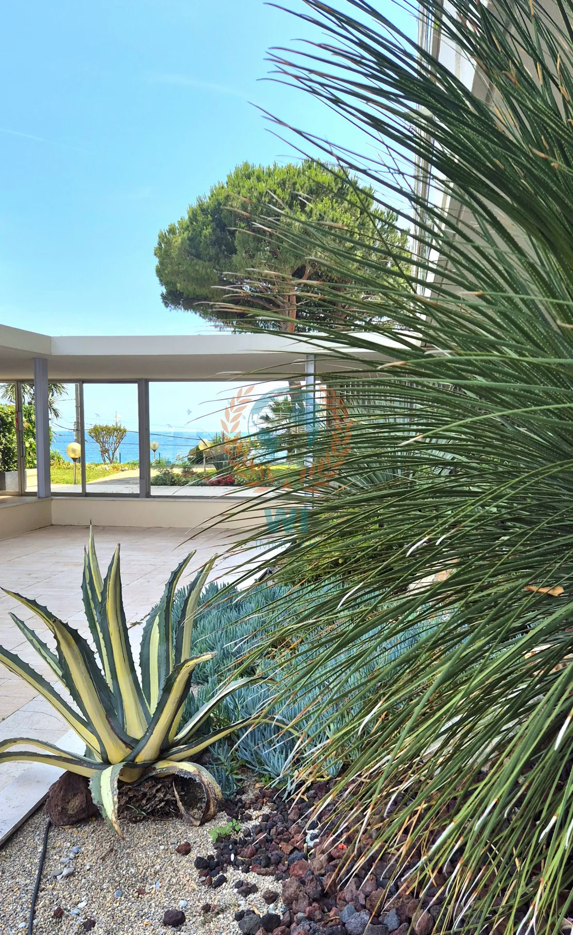 À vendre : Appartement 2 pièces à Cannes la Bocca avec accès plage 