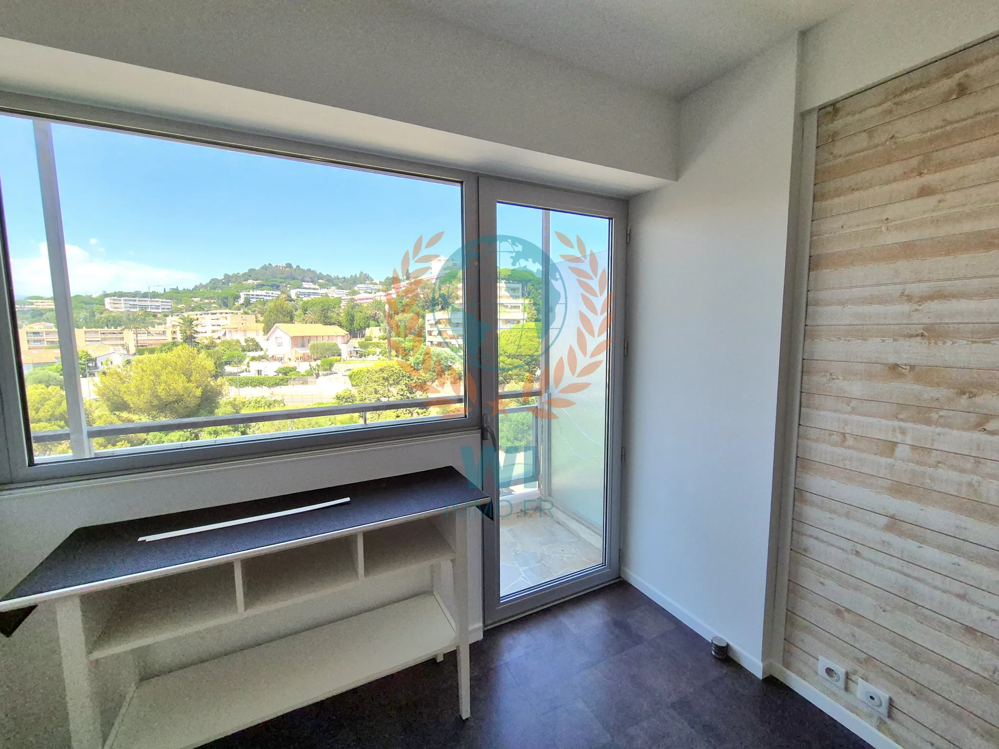 À vendre : Appartement 2 pièces à Cannes la Bocca avec accès plage 