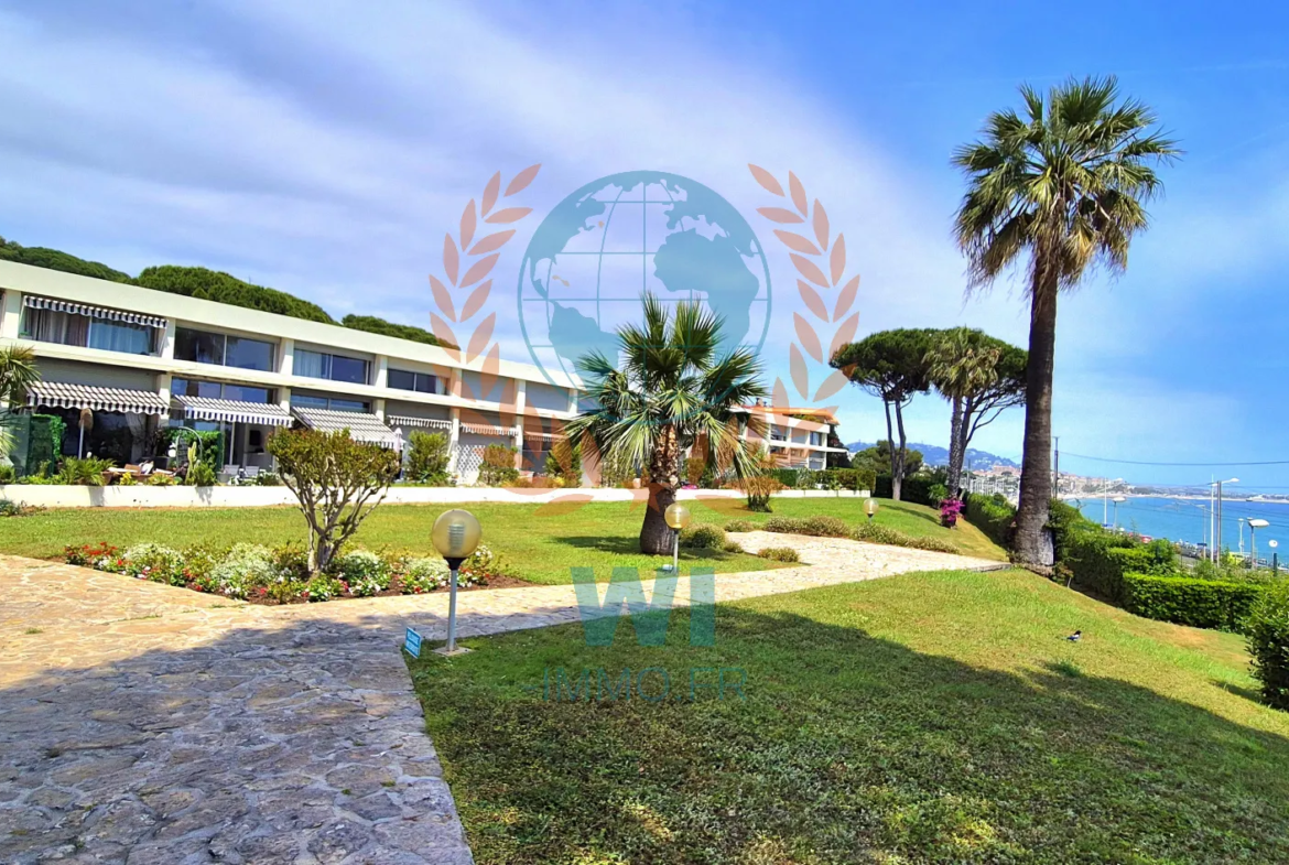 À vendre : Appartement 2 pièces à Cannes la Bocca avec accès plage 