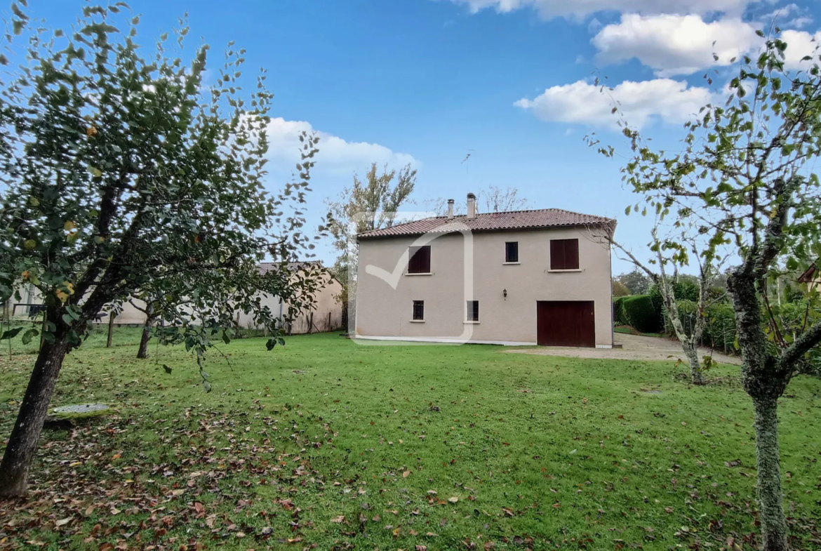 Maison calme à vendre à Sarliac-sur-l'Isle 