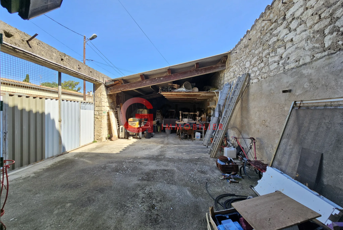 Maison de village à rénover avec fort potentiel à Lunel-Viel 