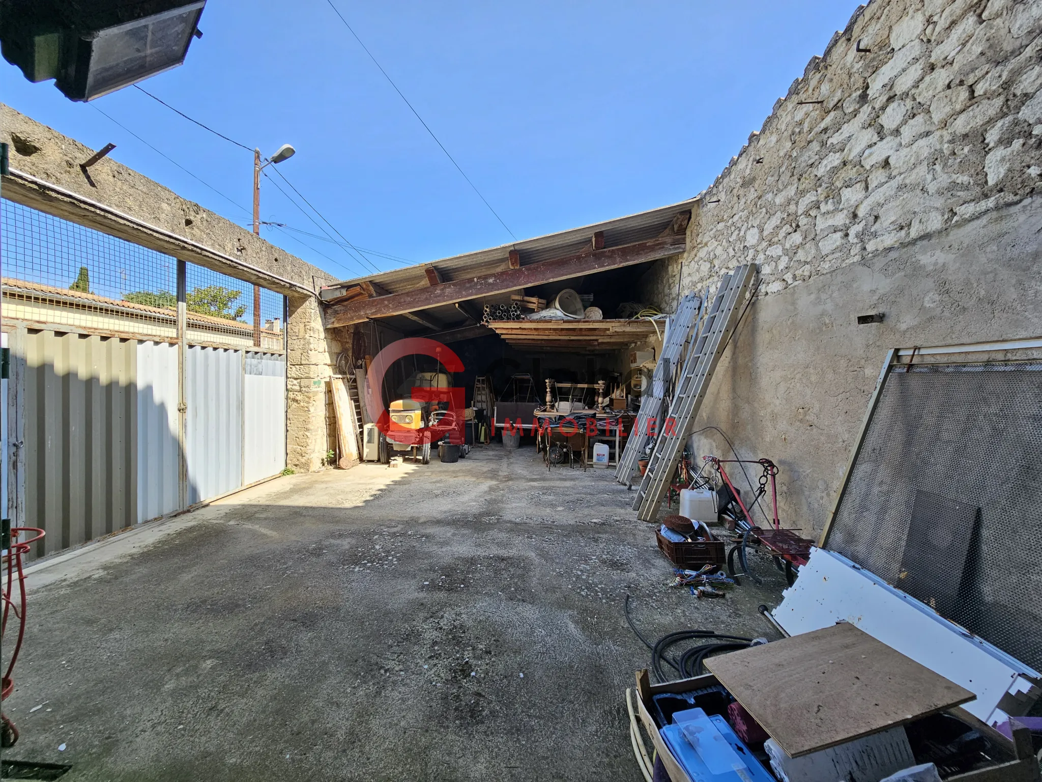 Maison de village à rénover avec fort potentiel à Lunel-Viel 