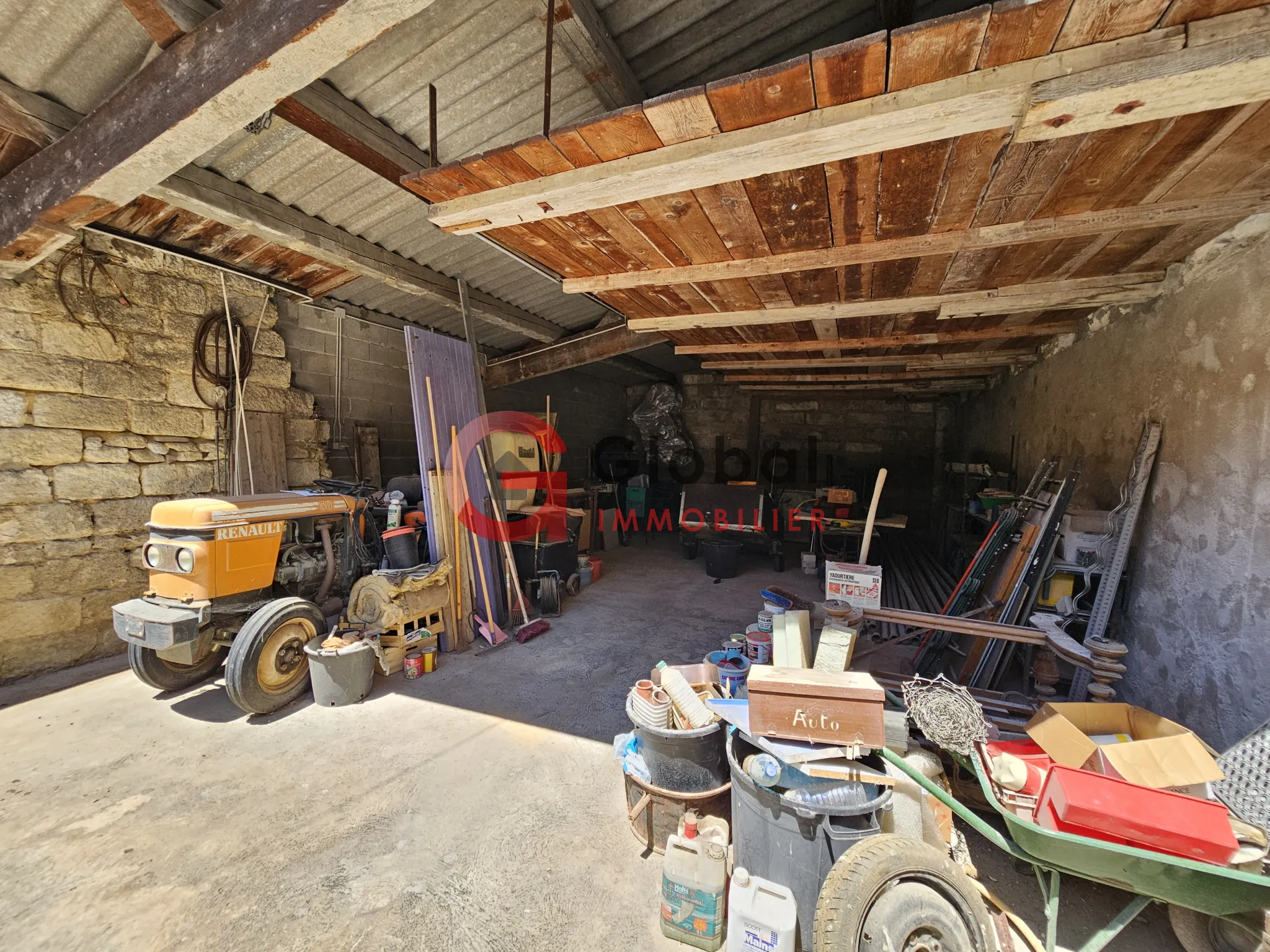 Maison de village à rénover avec fort potentiel à Lunel-Viel 