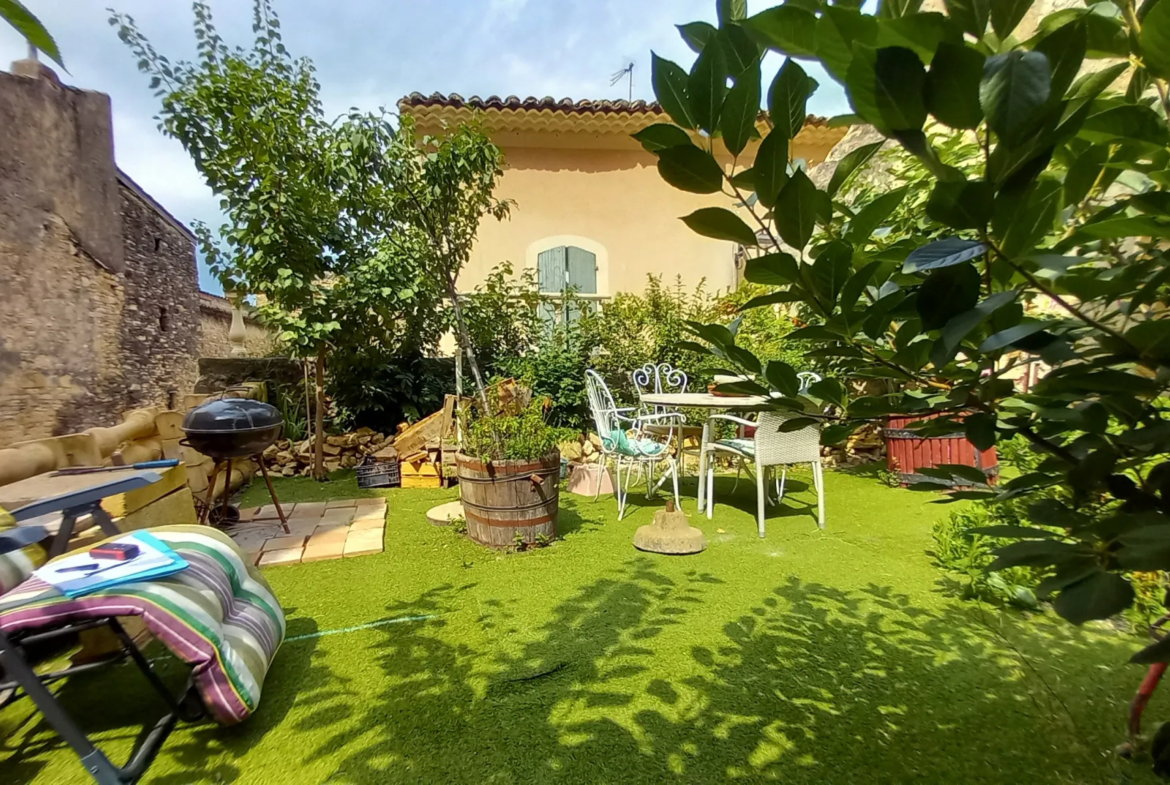 Maison de village du XVIe siècle avec jardin à Mornas 