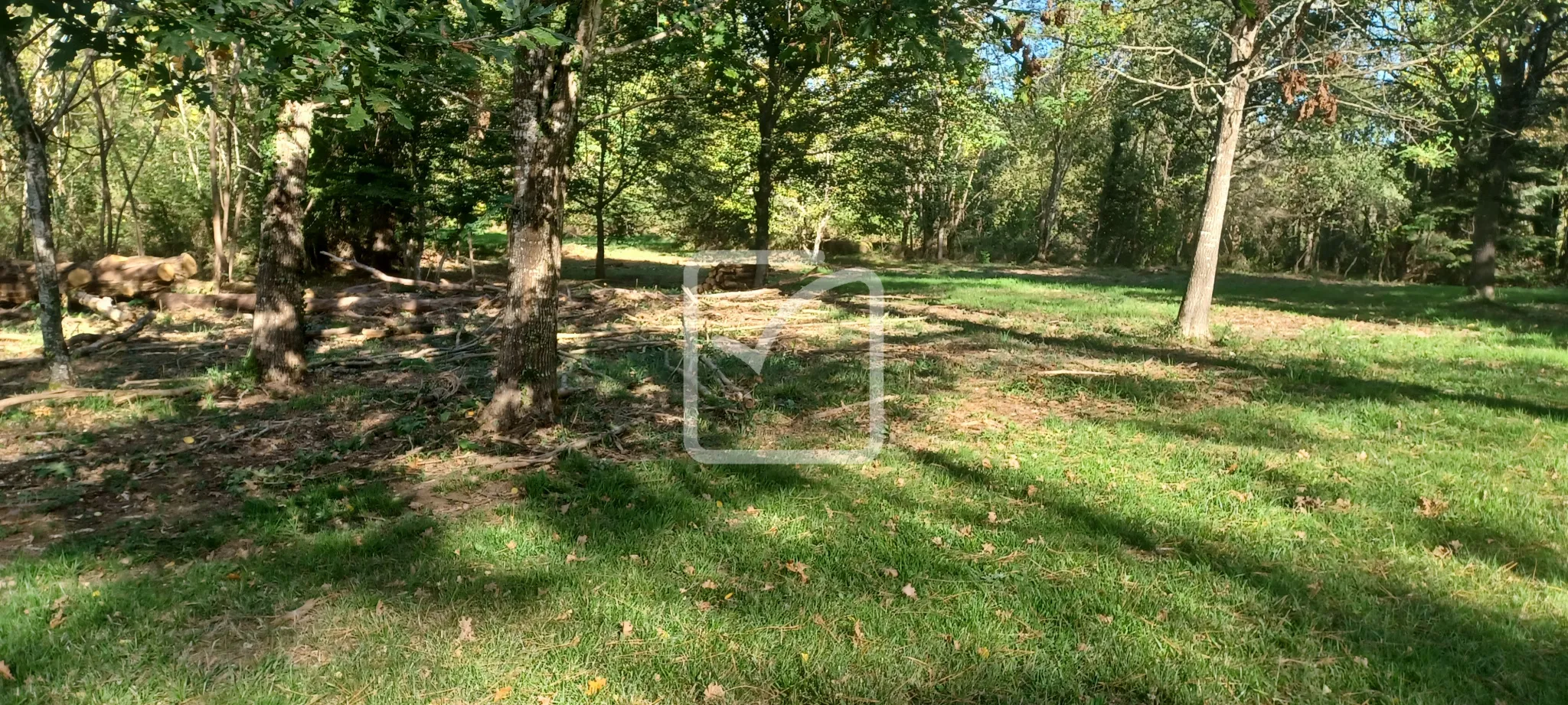 Terrain constructible de 6290 m² proche de Gourdon 