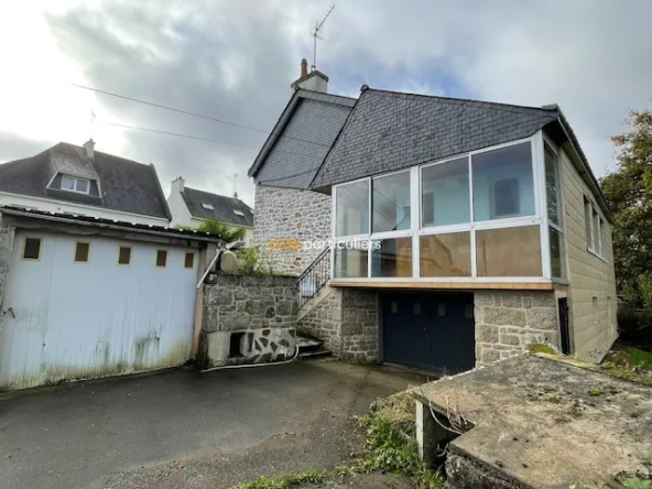 Maison à rénover sur grand terrain proche du centre-ville de Pontivy