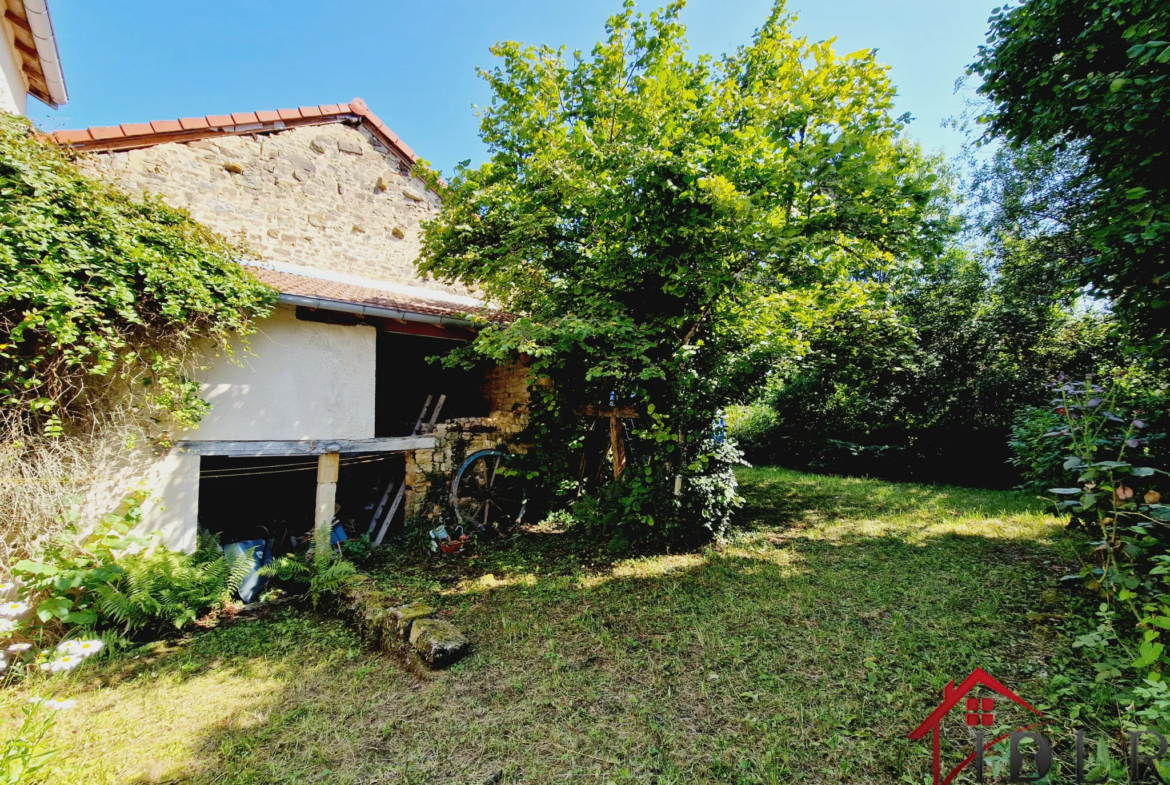 Maison de caractère meublée de 101 m² à Laneuvelle 