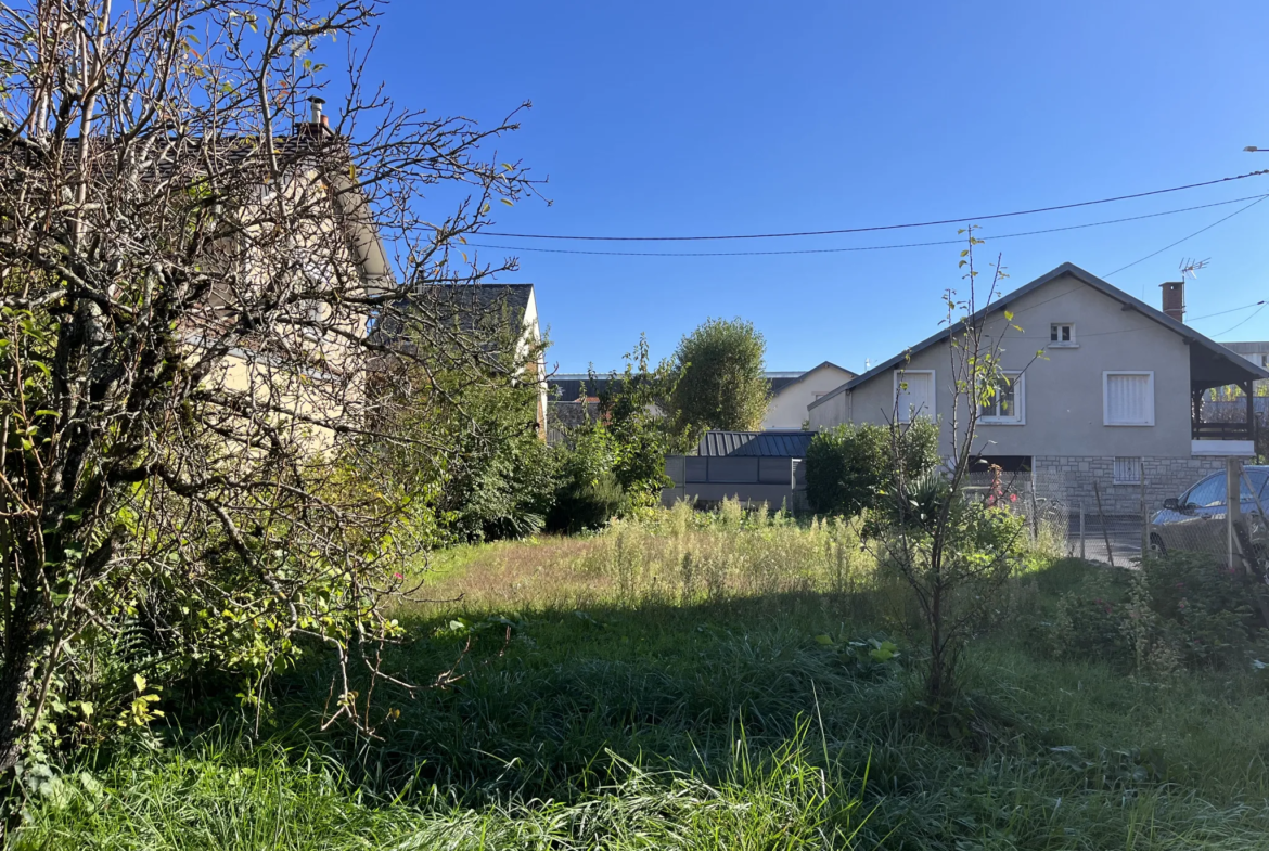 Unique Terrain Constructible à Vendre à Brive, 456 m² 