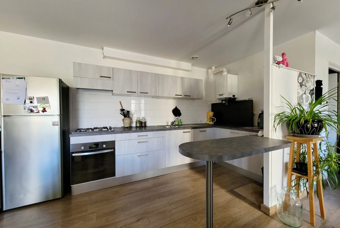 Charmant appartement T3 rénové de 80 m² à Bourg-en-Bresse 