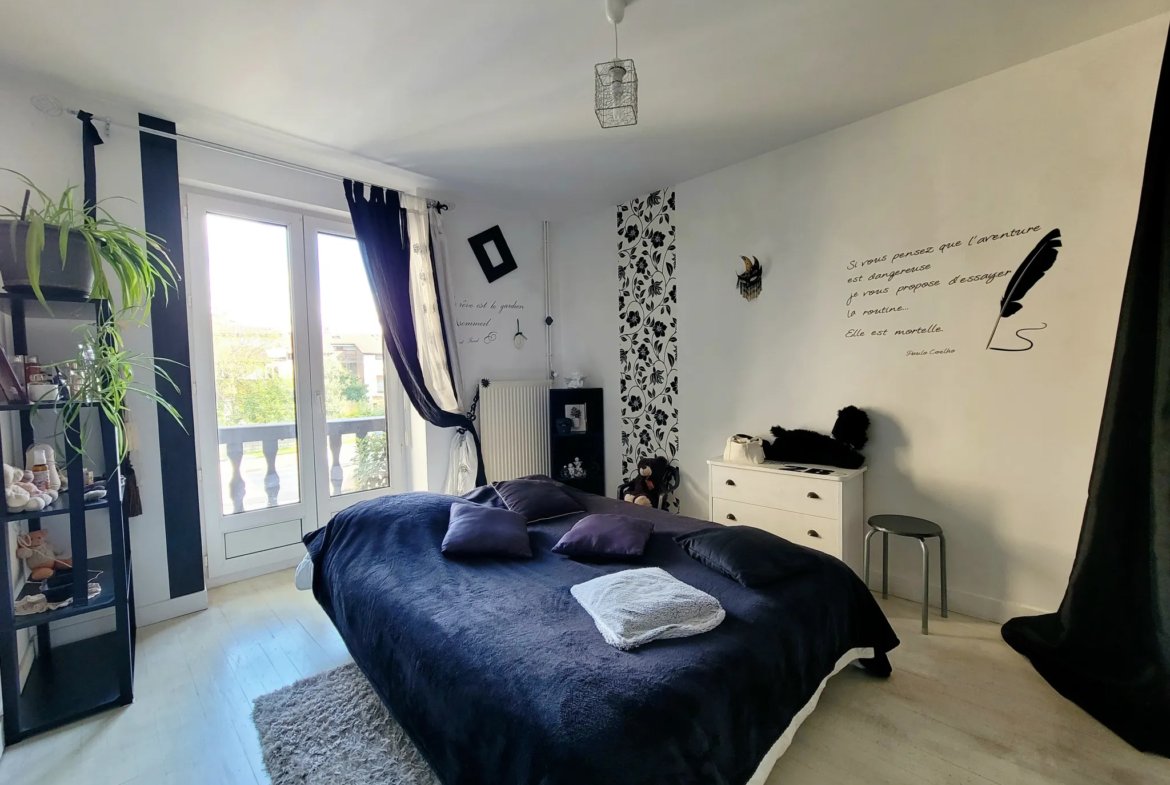 Charmant appartement T3 rénové de 80 m² à Bourg-en-Bresse 