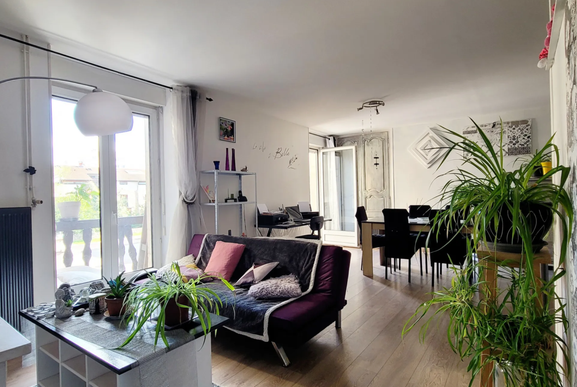 Charmant appartement T3 rénové de 80 m² à Bourg-en-Bresse 