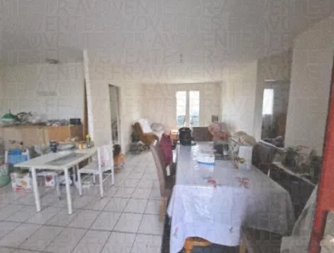 Maison de 65m² à vendre à Cuy pour 24 950 euros 