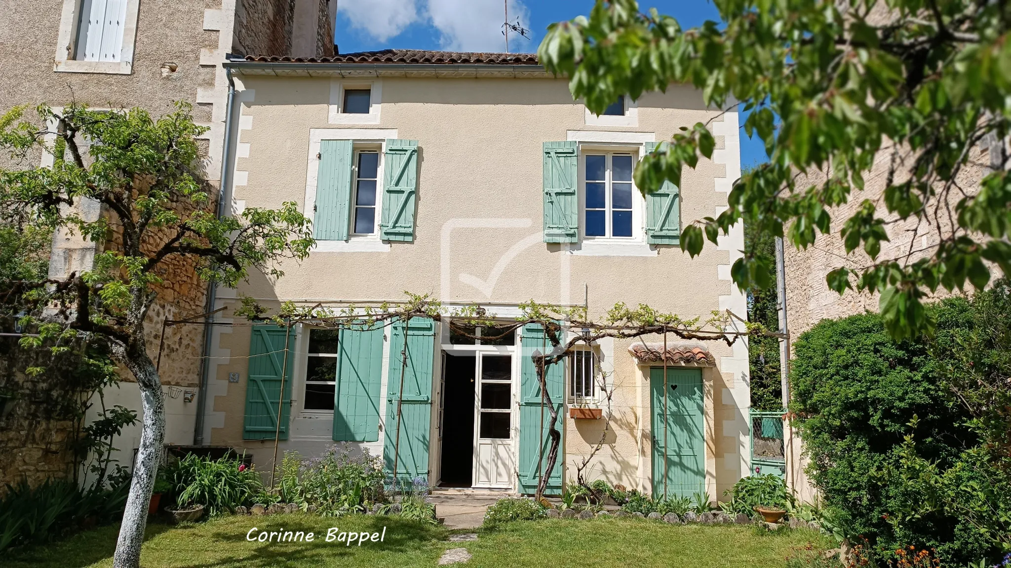 À vendre : Superbe maison de village à Cubjac 