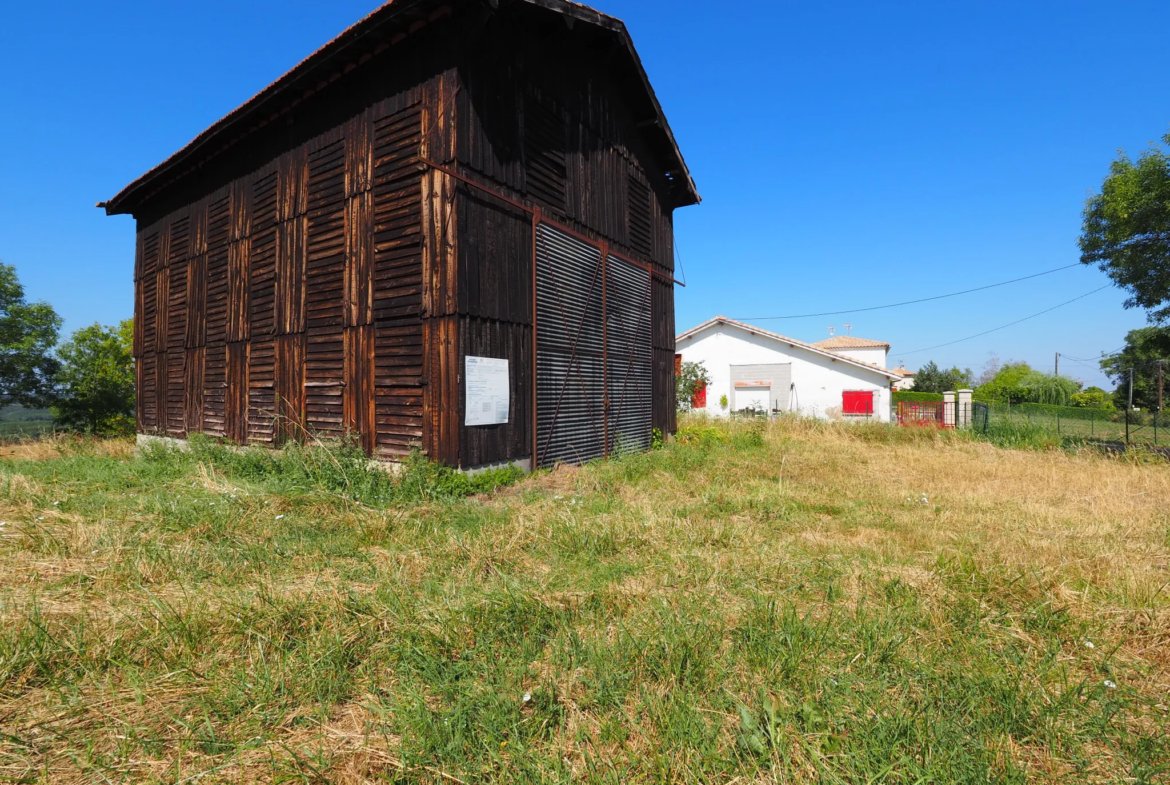 Séchoir à Tabac et Terrain Constructible à Bouglon, 47250 