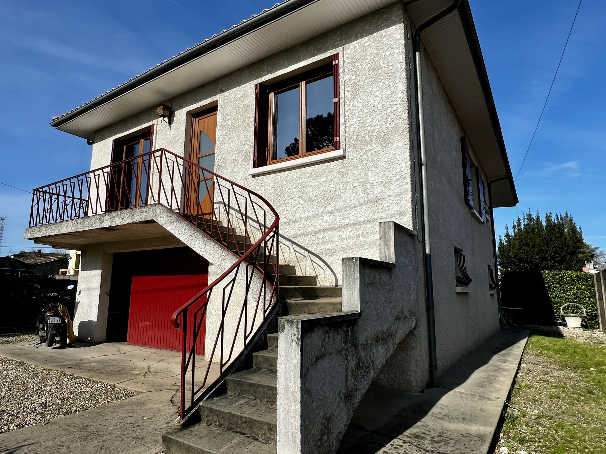 Maison spacieuse à Toulenne avec jardin et sous-sol 