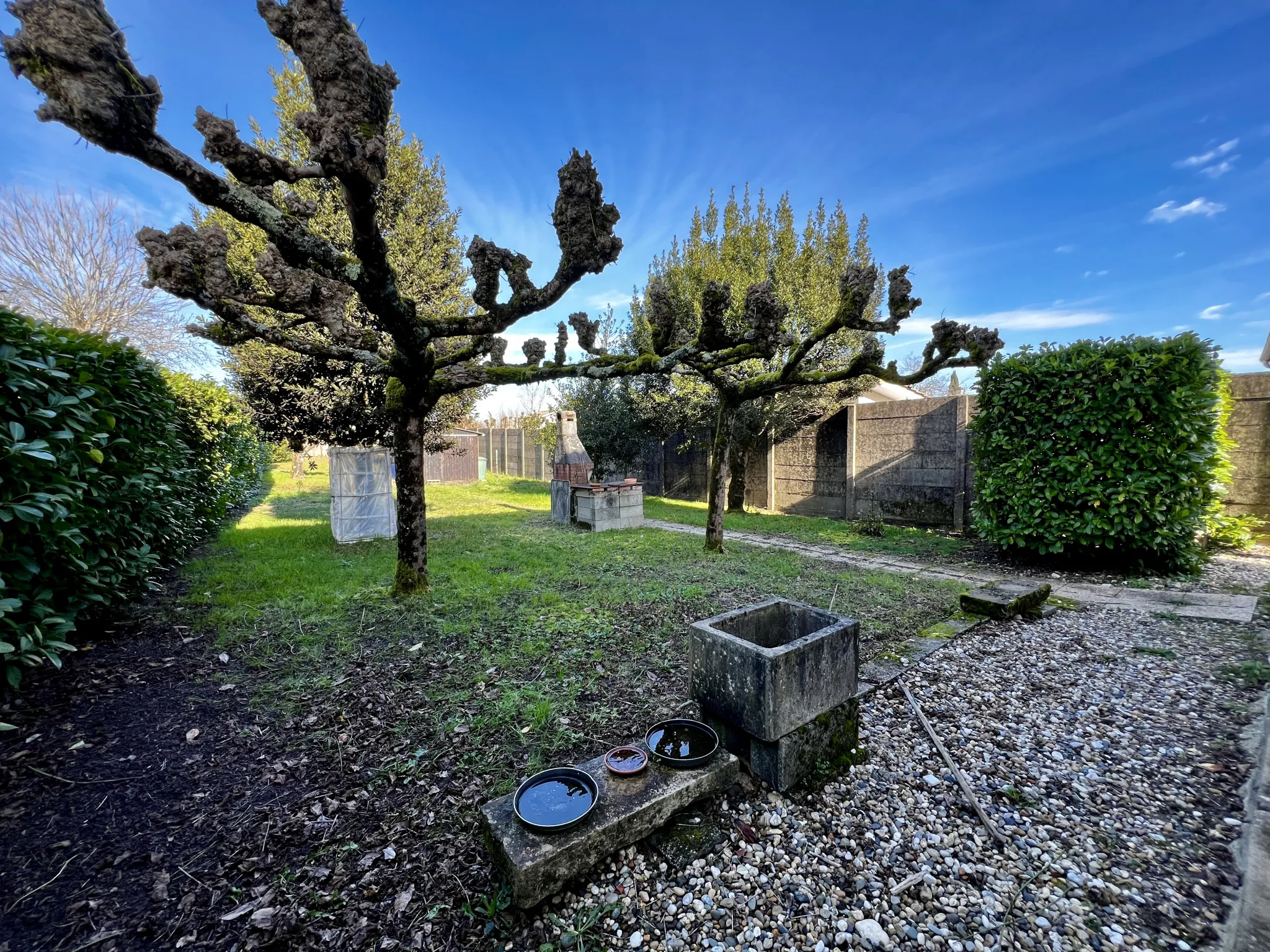 Maison spacieuse à Toulenne avec jardin et sous-sol 