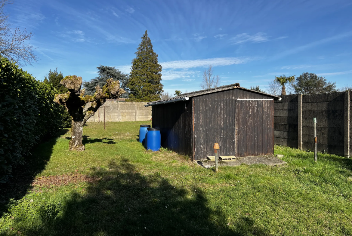 Maison spacieuse à Toulenne avec jardin et sous-sol 