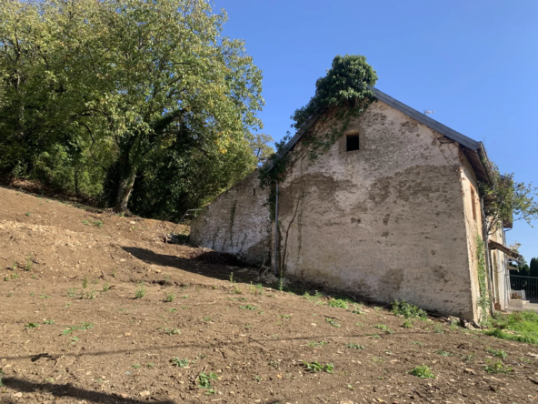 Maison à rénover proche d'HERICOURT sur 15,83 ares