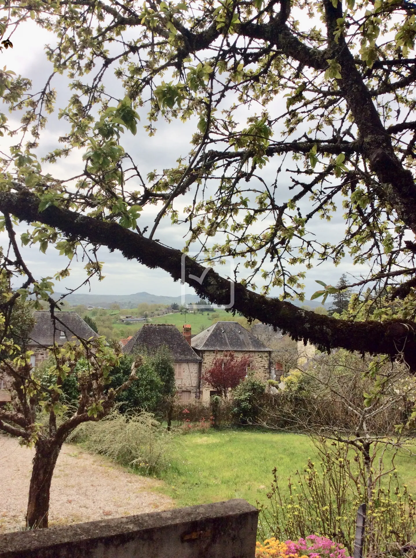 Maison de village avec jardin à Voutezac - 89 000 EUR 