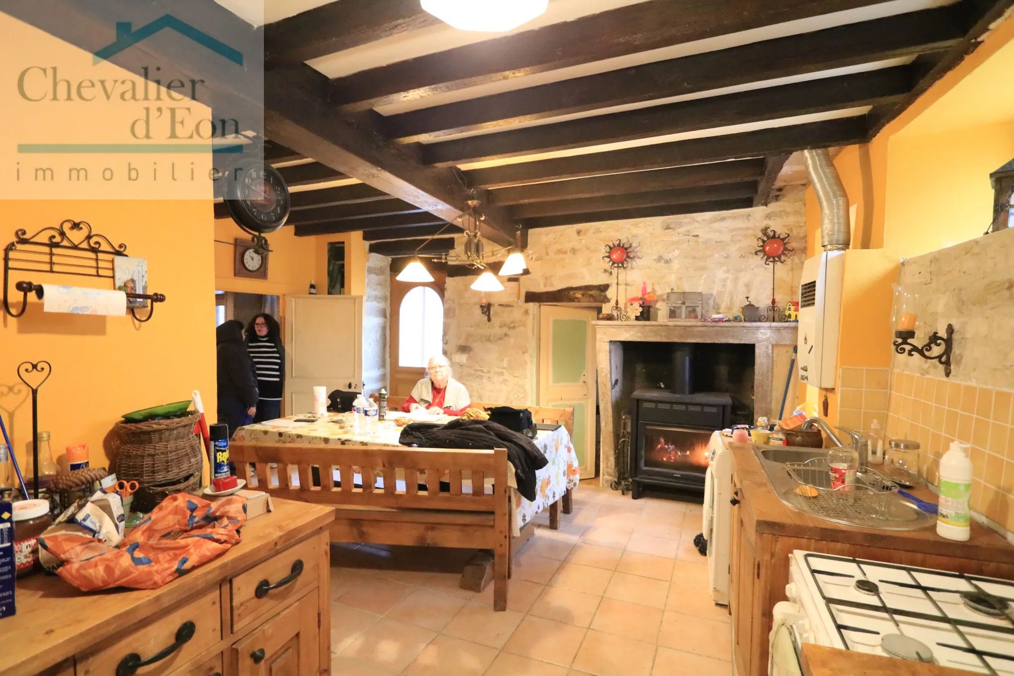 Maison à vendre près de Noyers-sur-Serein - 60,000 EUR 