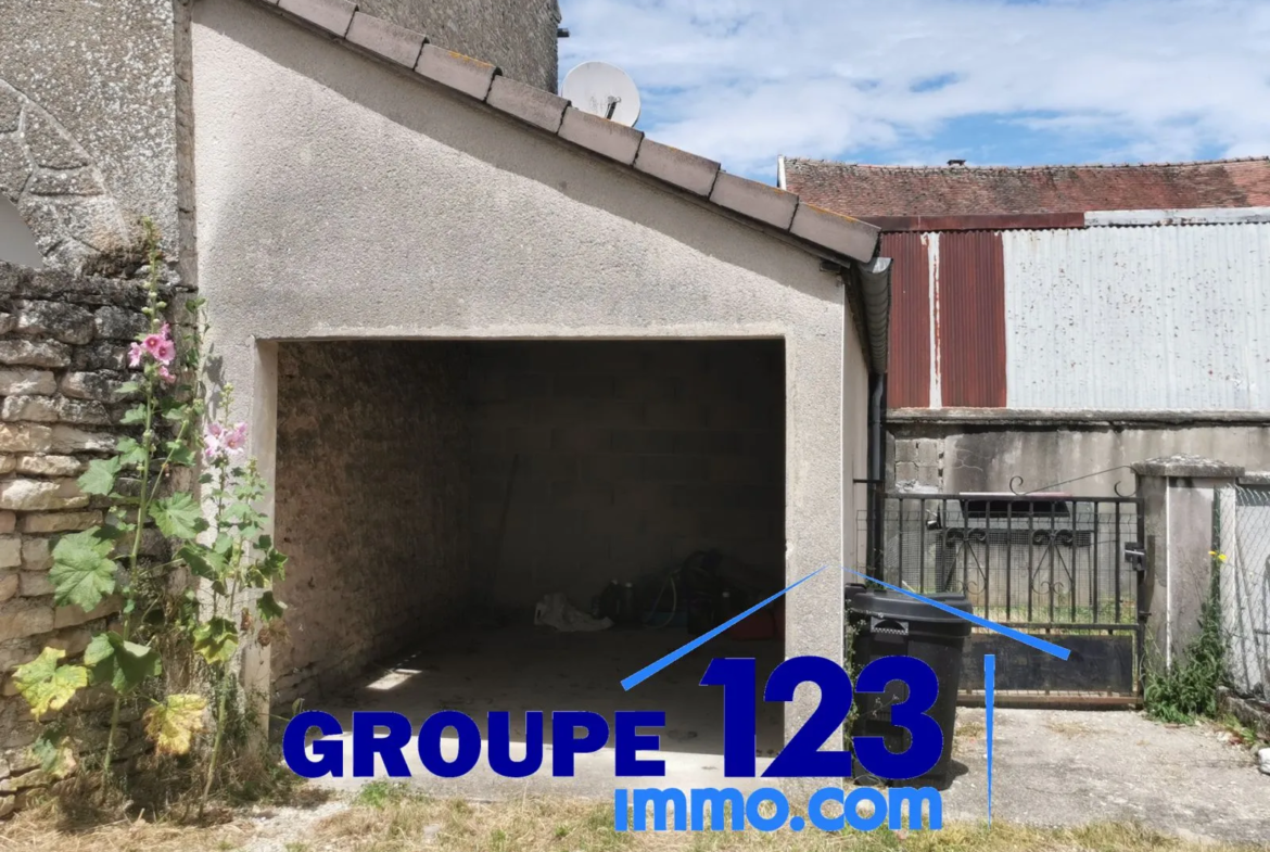 Maison T3 louée avec garage à St Cyr les Colons 