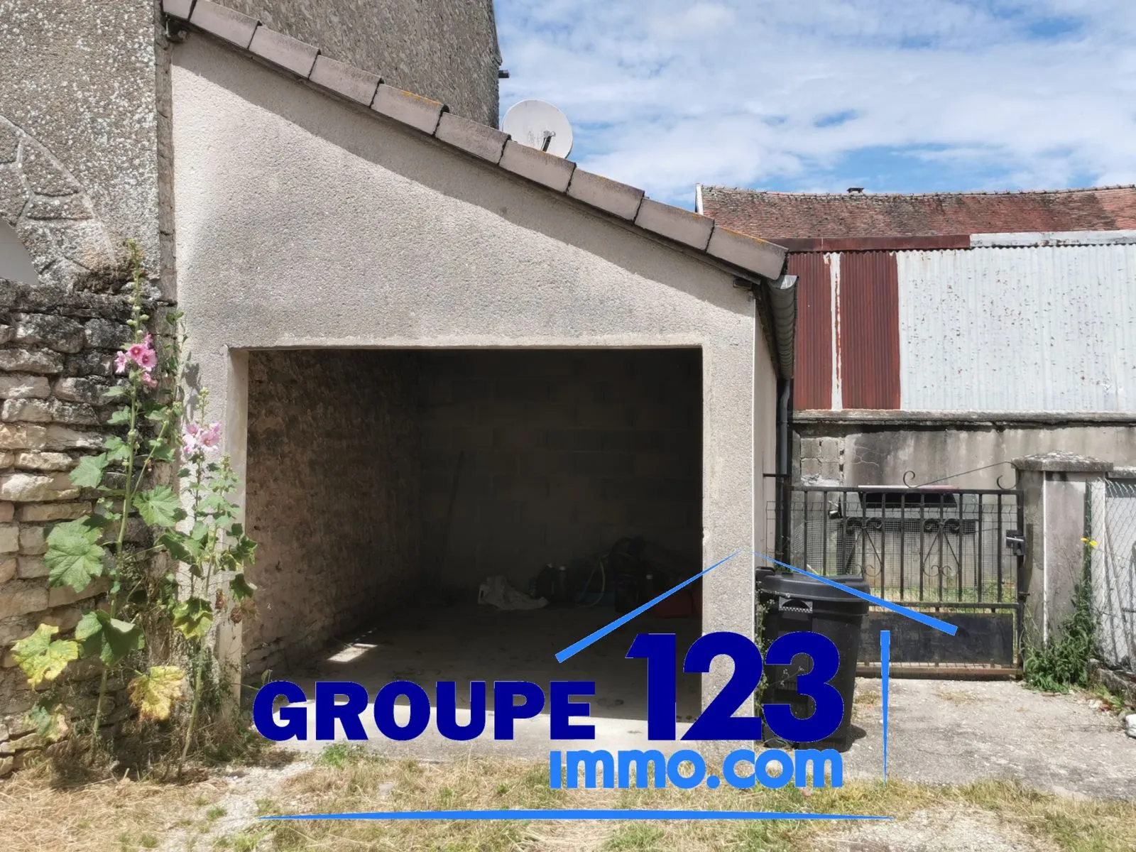 Maison T3 louée avec garage à St Cyr les Colons 