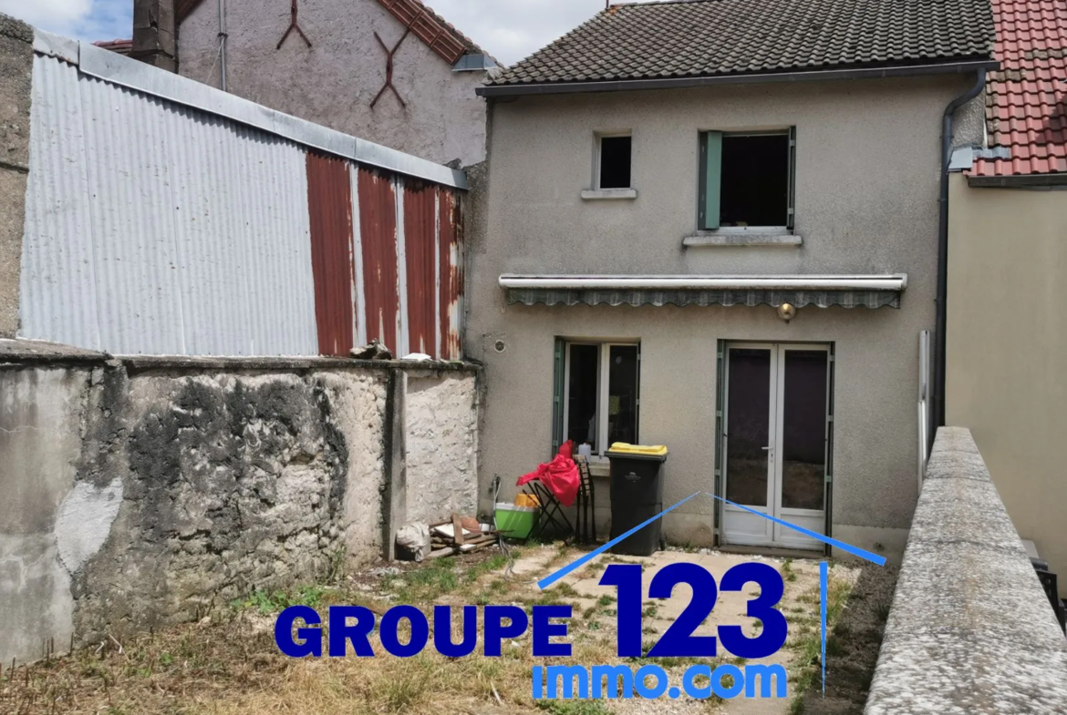 Maison T3 louée avec garage à St Cyr les Colons 