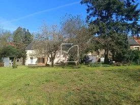 Maison en campagne avec jardin et dépendance à La Trinité Porhoët 