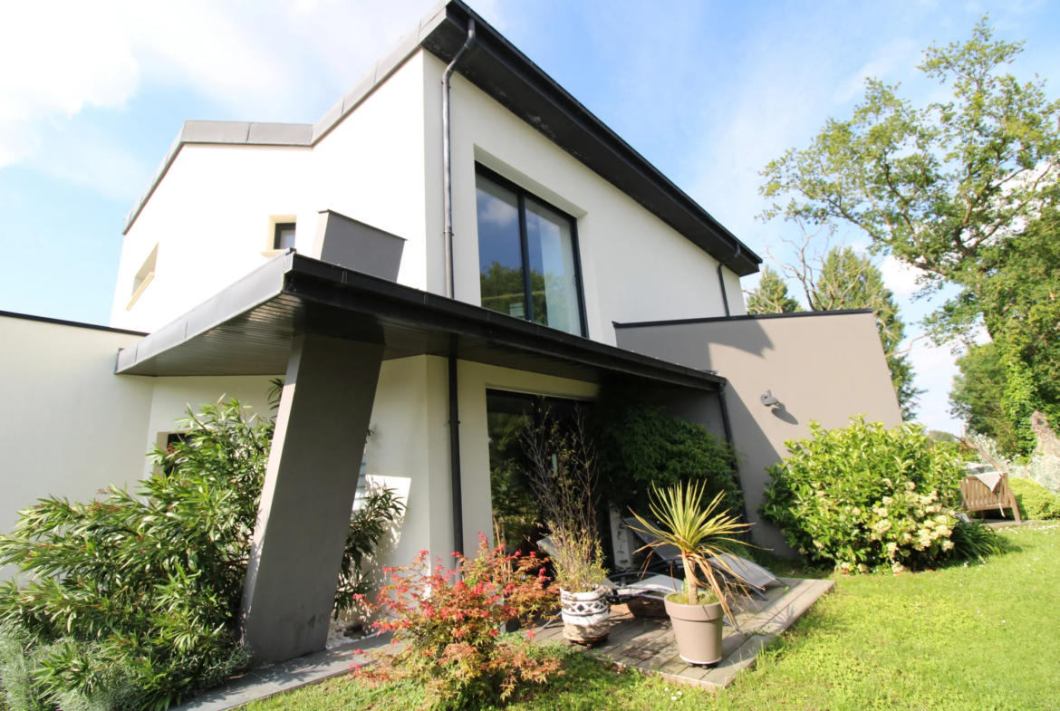 Maison contemporaine à vendre à Saint-Barthélemy-d'Anjou 