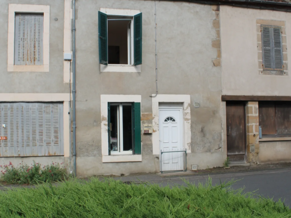 À vendre : Maison de village de 56 m² avec garage à Vieure